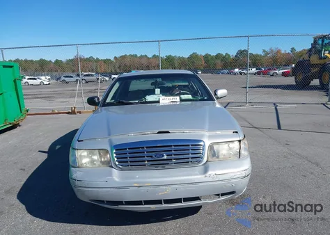 2001 Ford Crown Victoria z USA, uszkodzony, nr VIN 2FAFP73W31X121323